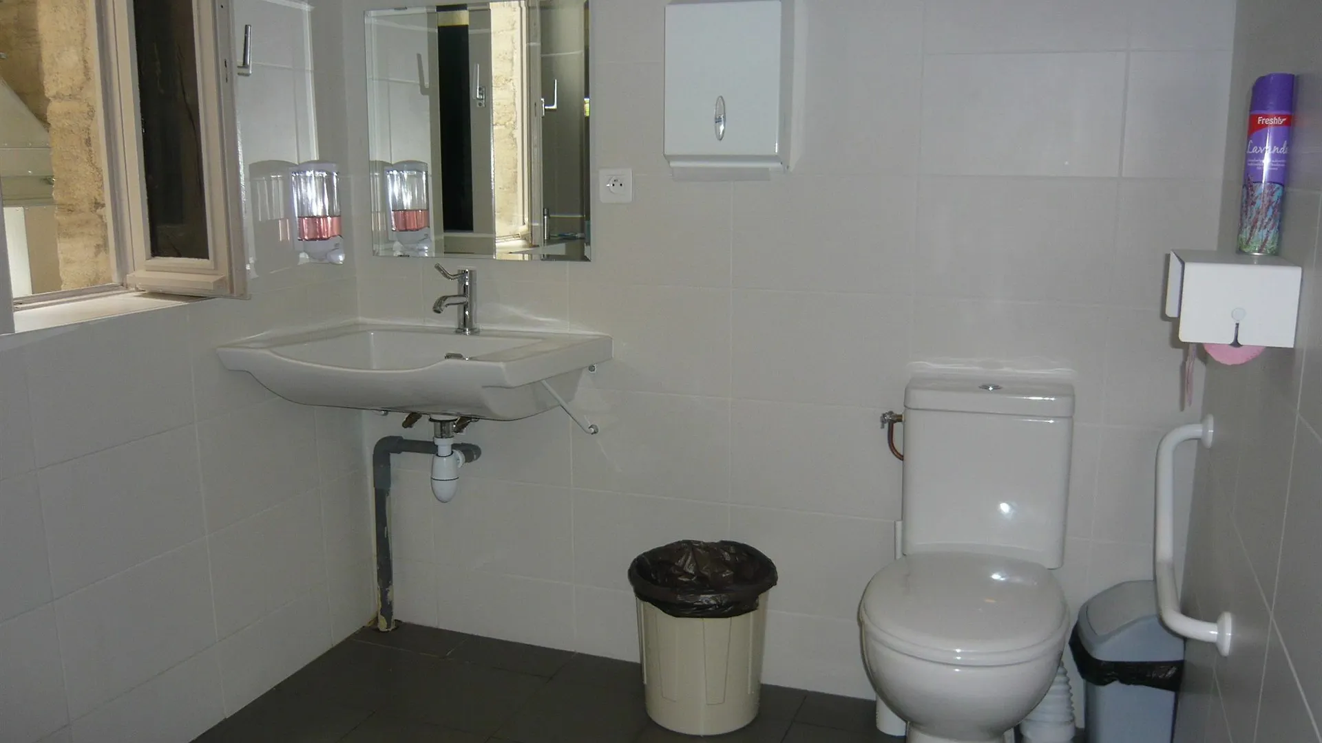 Pop Hostel Avignon Hotel