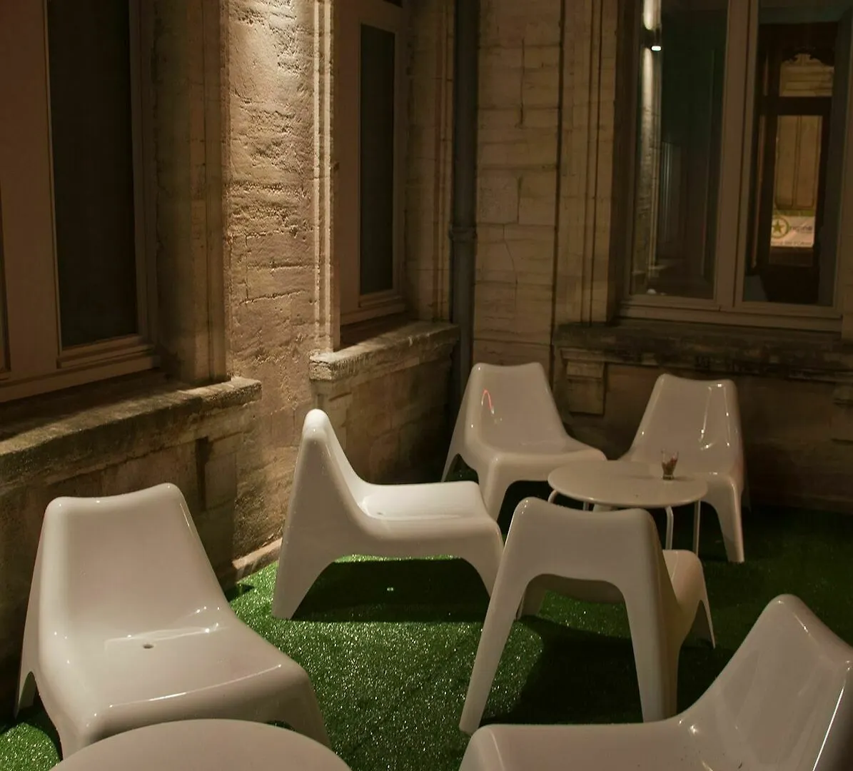 Pop Hostel Avignon Hotel